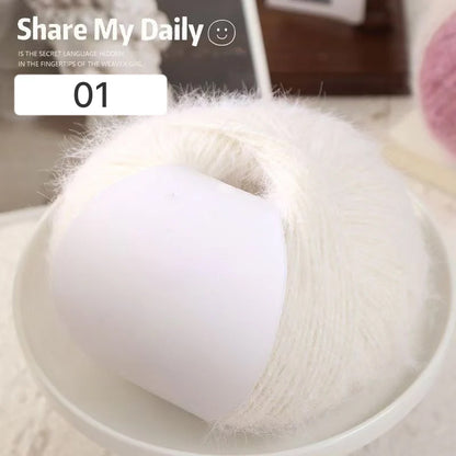 Snow Fur Yarn（スノーファーヤーン）100g｜雪のようなふわふわ感｜全27色 単色ファー毛糸｜マフラー・帽子・スヌード・編みぐるみ向け｜全27色