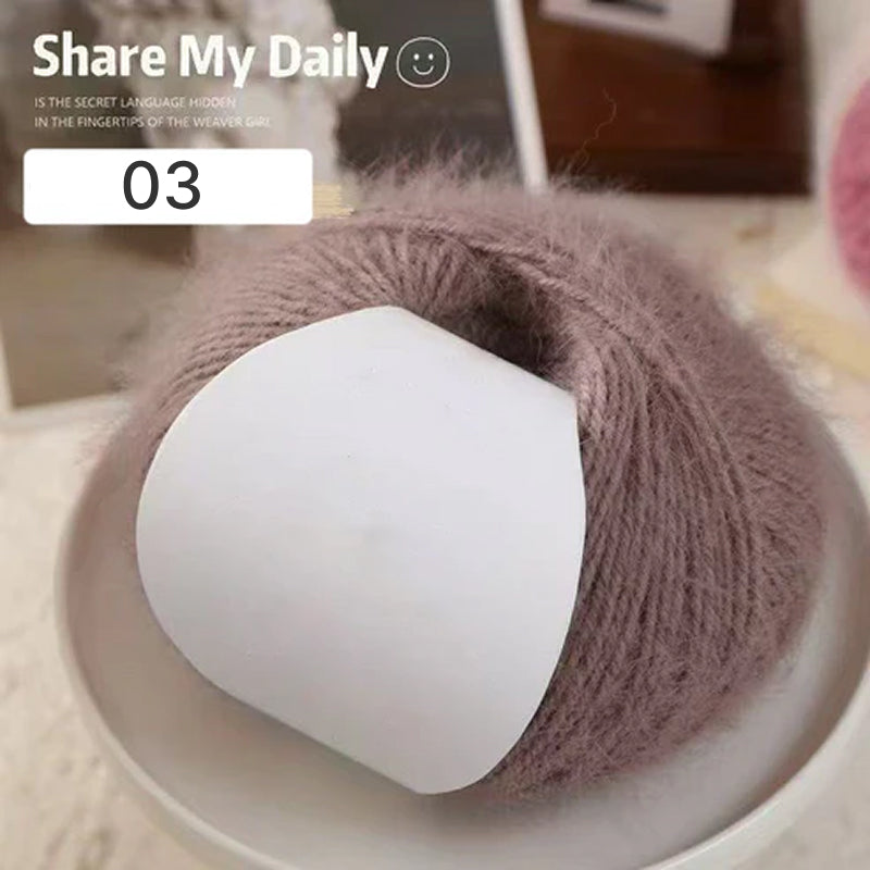 Snow Fur Yarn（スノーファーヤーン）100g｜雪のようなふわふわ感｜全27色 単色ファー毛糸｜マフラー・帽子・スヌード・編みぐるみ向け｜全27色