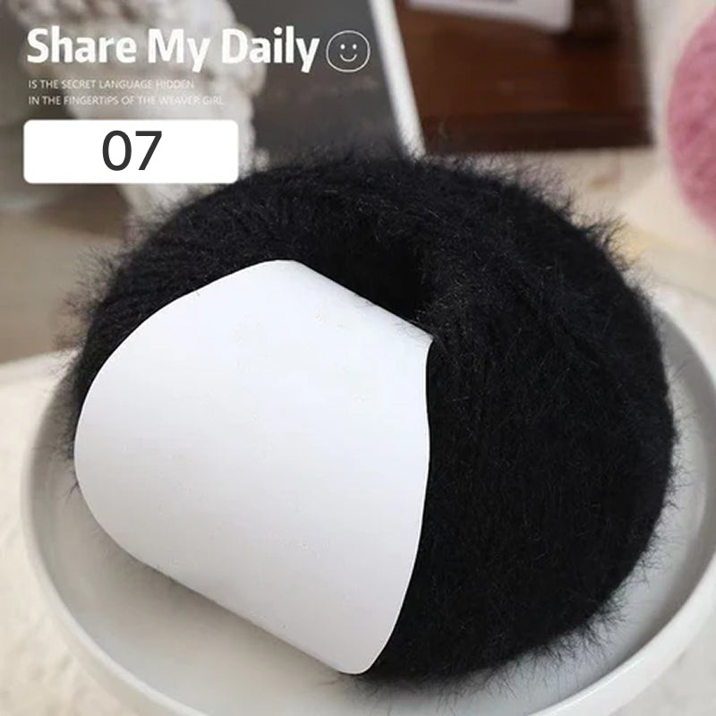Snow Fur Yarn（スノーファーヤーン）100g｜雪のようなふわふわ感｜全27色 単色ファー毛糸｜マフラー・帽子・スヌード・編みぐるみ向け｜全27色
