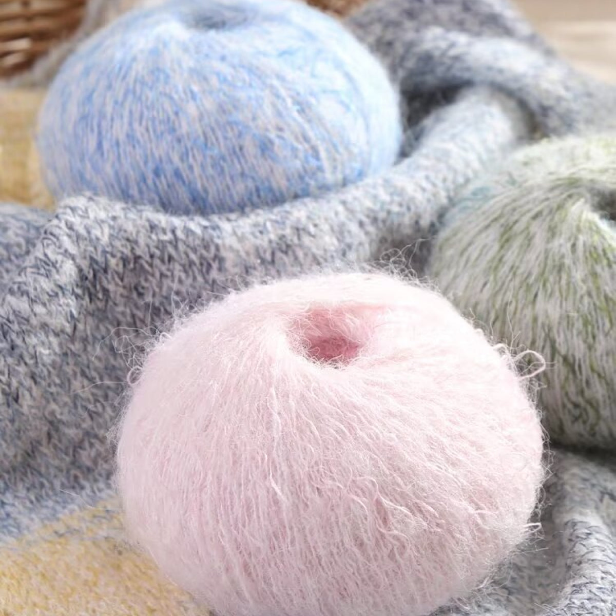 Hane Mohair（ハネモヘア）50g｜グラデーションモヘア糸｜羽のように軽やかでシルクのような艶感｜全12色