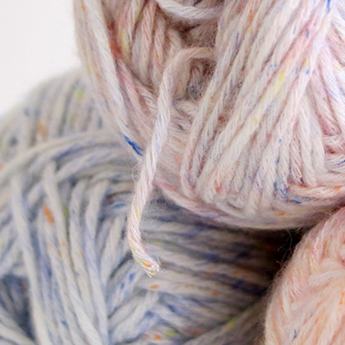 Mousse Cotton（ムース・コットン）50g｜韓国インテリア風｜空気を編むような新感覚｜カラフルネップ入りエアリーコットン糸｜並太｜全14色
