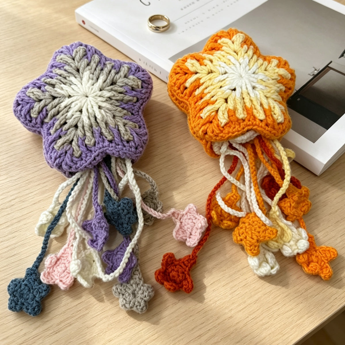 【手編みキット】hoshi charm（ほしチャーム）｜ダブルスターセット｜バッグチャーム＆ボトルホルダーの2wayデザイン｜編み方動画付き