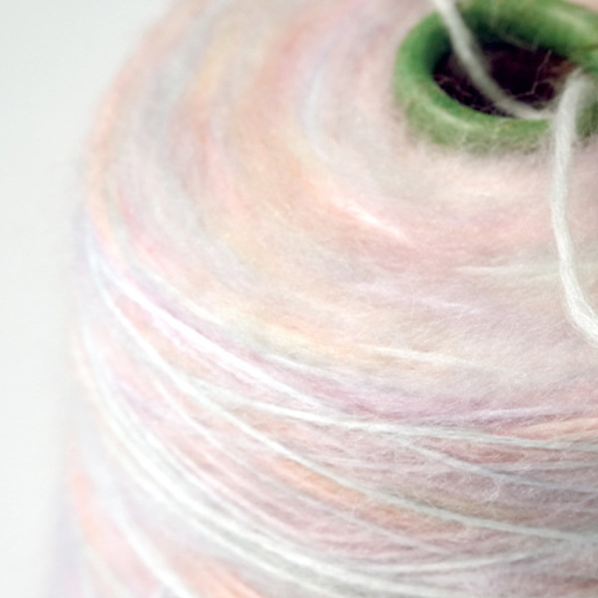 Fairy Fur（フェアリーファー）400g｜グラデーションファーヤーン｜やわらかな肌触り・約1320mの大容量大容量｜全10色