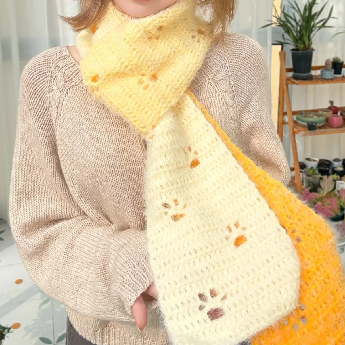 【手編みキット】猫の足跡マフラー｜ロングファーヤーン1玉で編むグラデーション肉球｜全14色展開 ｜初心者にもおすすめの冬ギフト 電子版編みレシピ