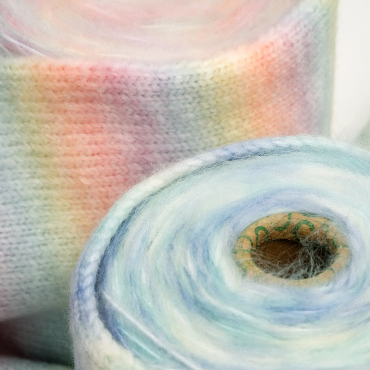 Fairy Fur（フェアリーファー）400g｜グラデーションファーヤーン｜やわらかな肌触り・約1320mの大容量大容量｜全10色