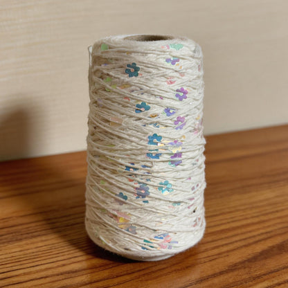 【綿100％】Twinkle Flower Yarn（トゥインクルフラワーヤーン）50g｜花モチーフのスパンコールがきらめくコットン糸｜全8色｜単体でも引き揃えでも映える特別な1玉
