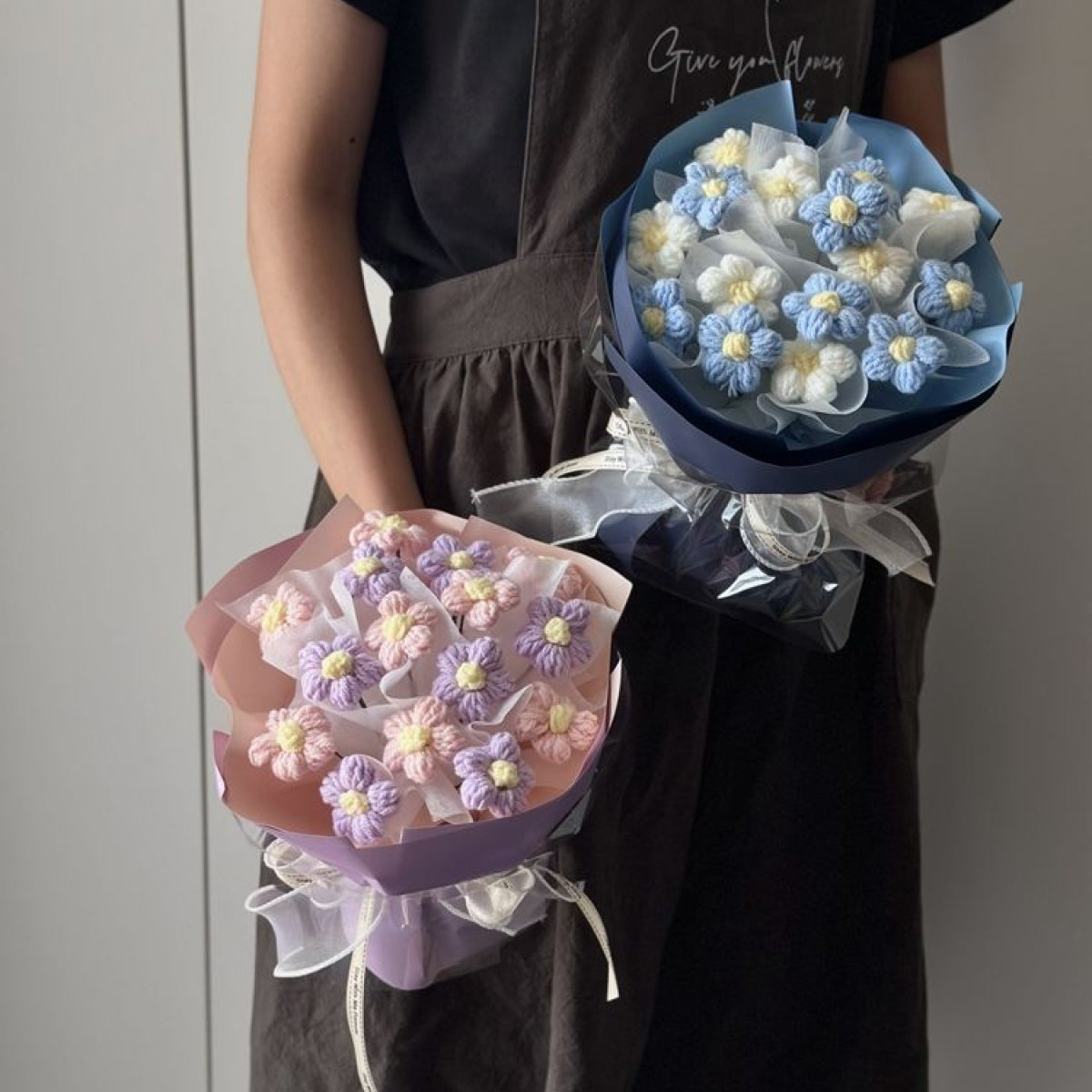 【完成品】ずっと咲き続ける 毛糸の花束（ニットブーケ）｜枯れない手編みフラワー・誕生日やプレゼントに｜全10色・編む手間なし