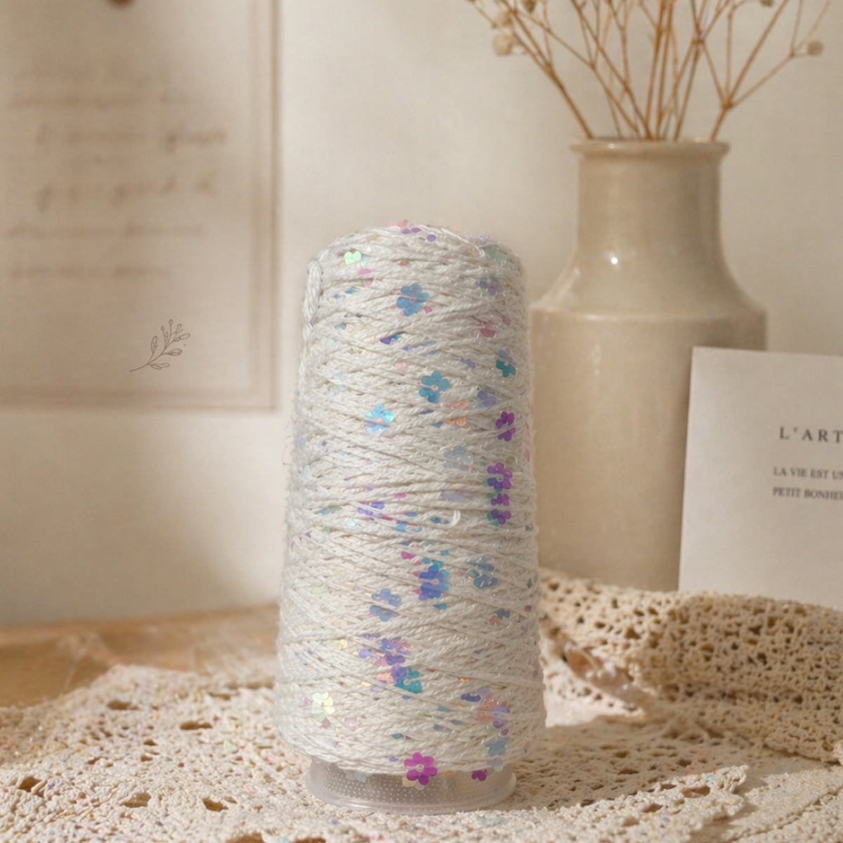 【綿100％】Twinkle Flower Yarn（トゥインクルフラワーヤーン）50g｜花モチーフのスパンコールがきらめくコットン糸｜全8色｜単体でも引き揃えでも映える特別な1玉