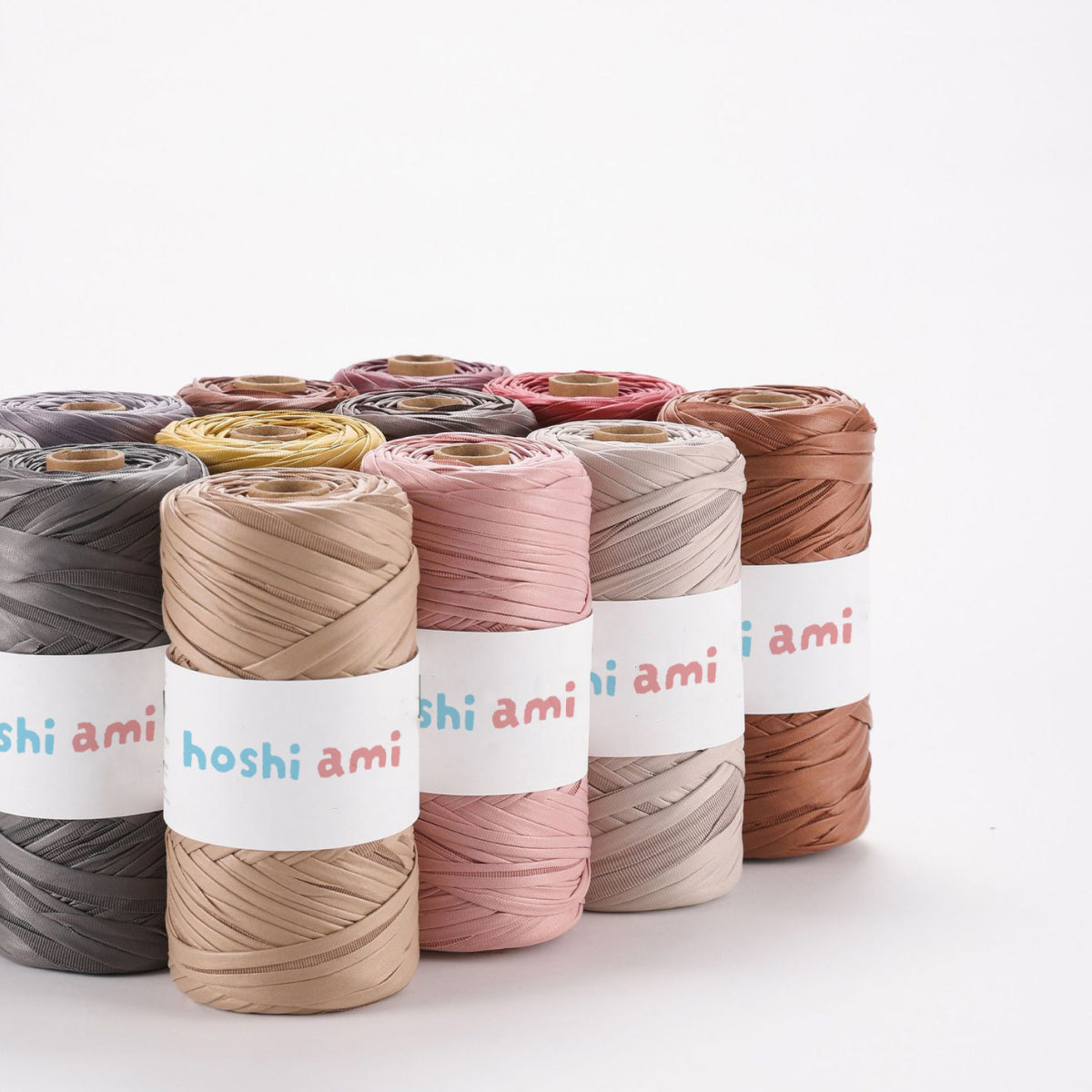 Miyabi Leather Yarn（ミヤビ レザーヤーン）｜レザー調｜上質で高級感のある光沢編み糸｜バッグ・小物に｜上品な大人スタイル｜全18色